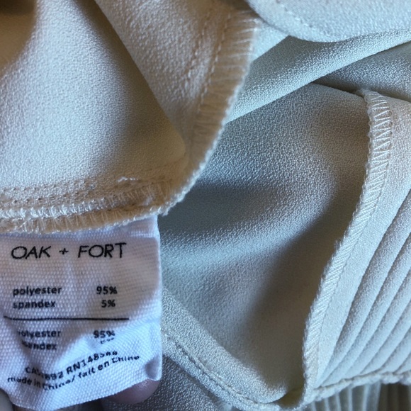 OAK + FORT PLEATED DRESS - Picture 4 of 5